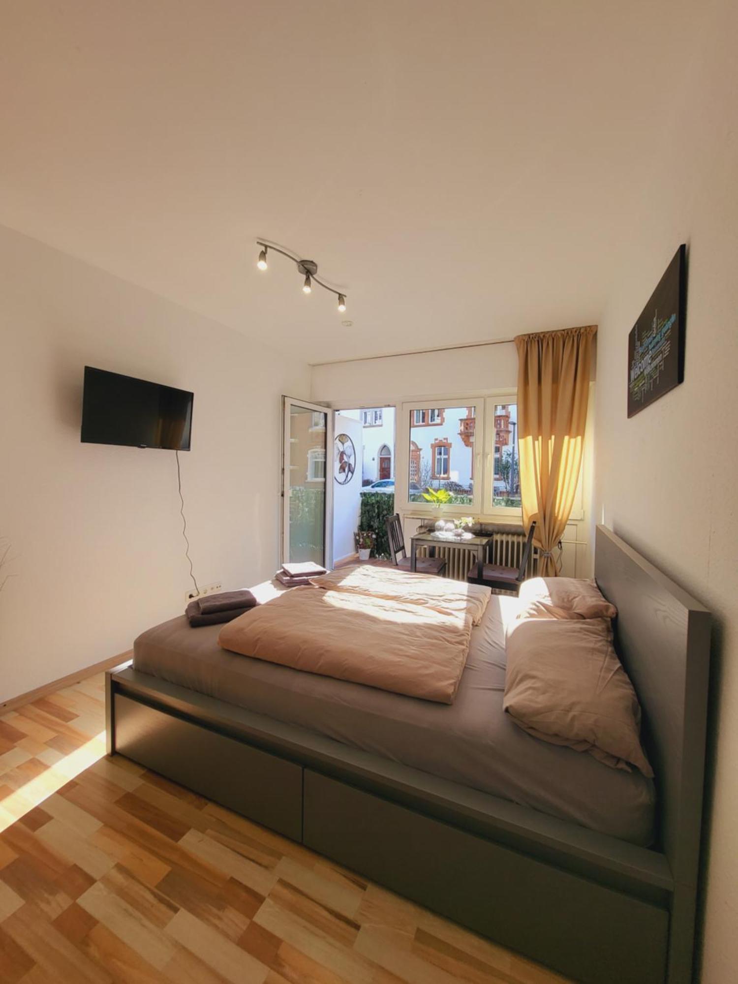 Zentrales Apartment Mit Balkon Und Parkplatz เทรียร์ ภายนอก รูปภาพ
